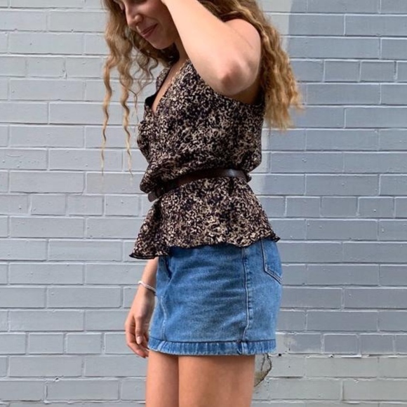 LEOPARD PRINT BLOUSE, Size M-L, - Picture 2 of 3